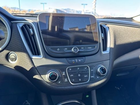 Used 2022 Chevrolet Malibu LT image 39