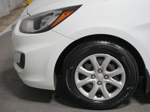 Used 2013 Hyundai Accent GS image 5