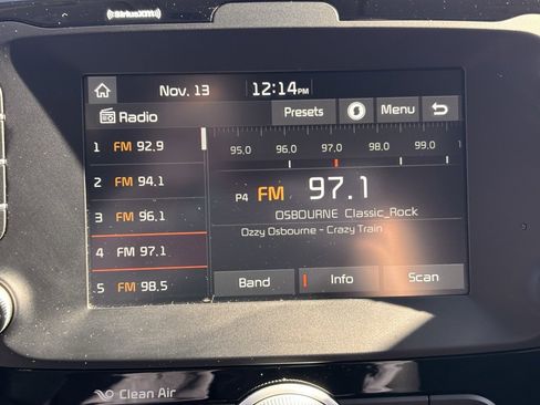 Used 2017 Kia Soul + image 26