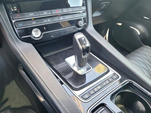 Used 2020 Jaguar F-PACE SVR AWD/4WD image 19