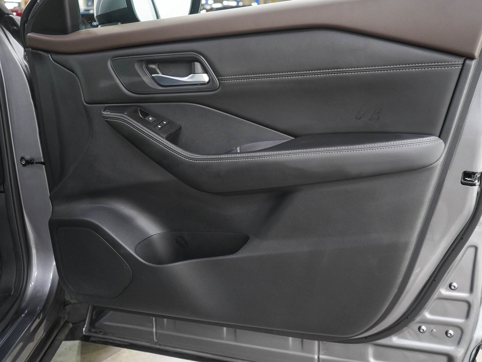 Used 2023 Nissan Rogue SV w/ SV Premium B Package AWD/4WD image 9
