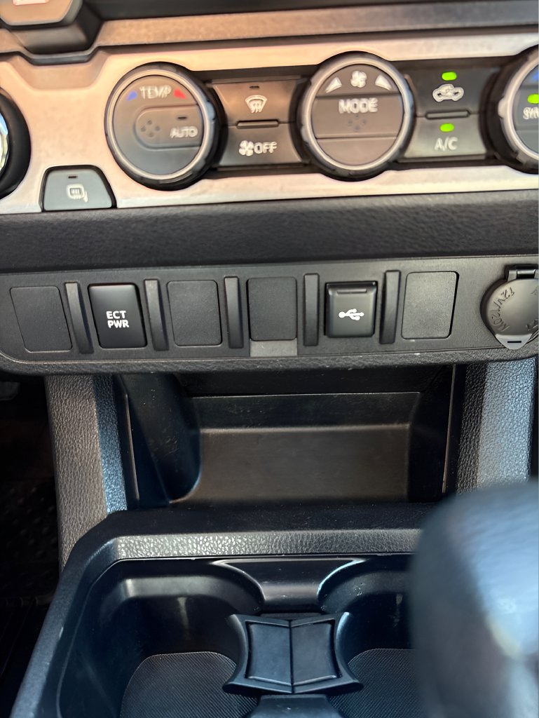 Used 2023 Toyota Tacoma SR AWD/4WD image 24