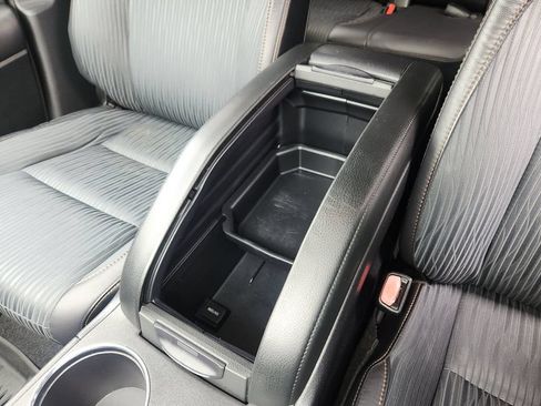 Used 2015 Toyota Highlander LE FWD image 30