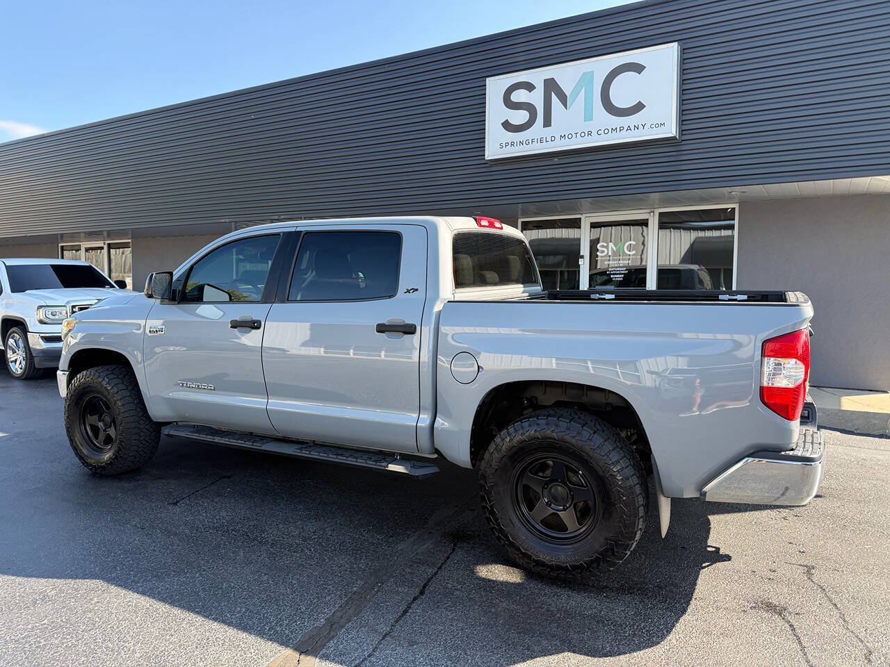 Used 2019 Toyota Tundra SR5 w/ SR5 Upgrade Package AWD/4WD image 11