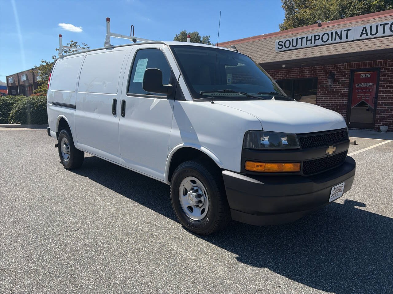 Used 2022 Chevrolet Express 2500 w/ Driver Convenience Package RWD image 3