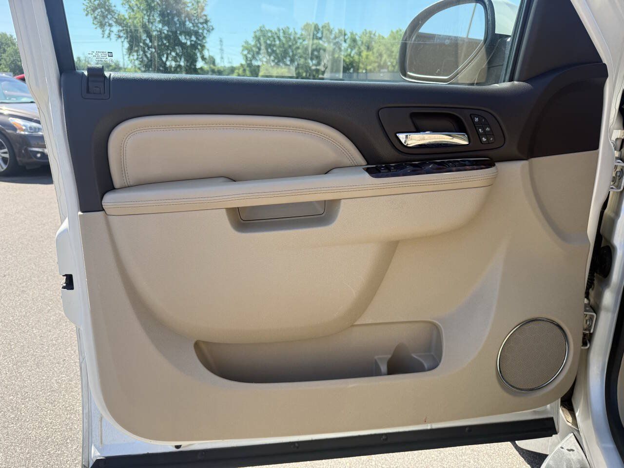 Used 2012 GMC Yukon Denali AWD/4WD image 12