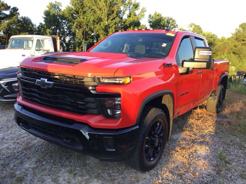Used 2026 Chevrolet Silverado 2500 Custom w/ Custom Value Package AWD/4WD image 2