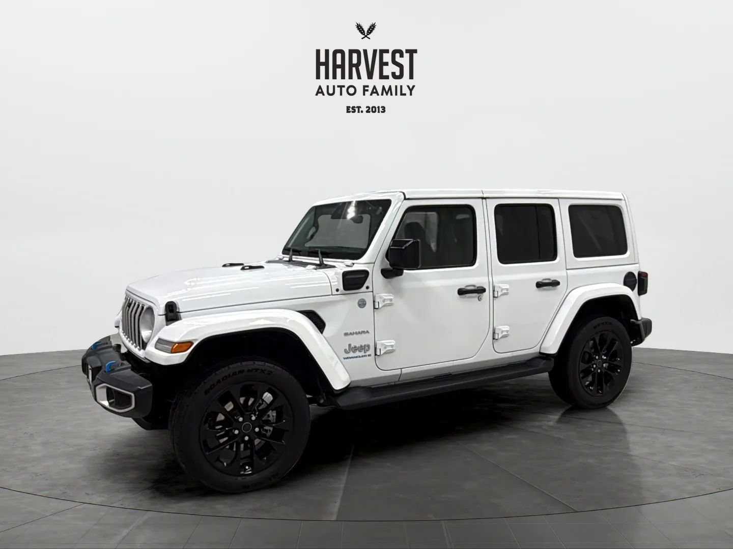 Used 2024 Jeep Wrangler Unlimited Sahara w/ Technology Group AWD/4WD image 1