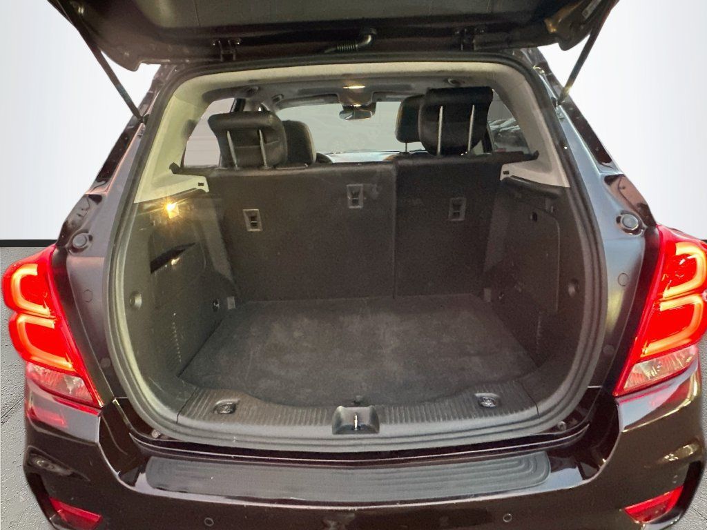 Used 2020 Chevrolet Trax Premier FWD image 23