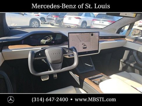 Used 2022 Tesla Model X image 17