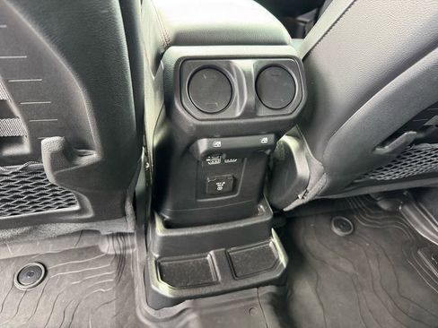 Used 2023 Jeep Wrangler Unlimited Rubicon w/ Steel Bumper Group AWD/4WD image 17