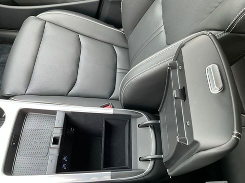 Used 2026 Genesis Electrified GV70 image 41