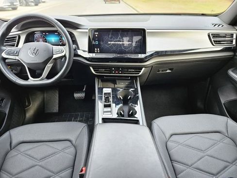 Used 2024 Volkswagen Atlas Cross Sport SE image 15