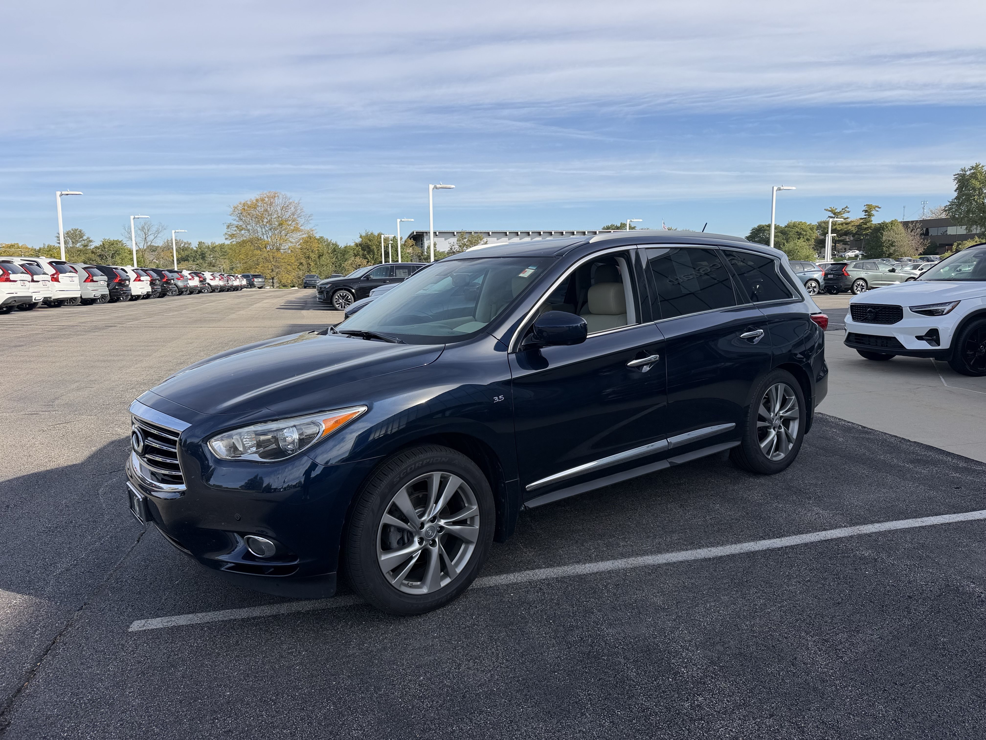 Used 2015 INFINITI QX60 Luxe w/ Deluxe Touring Package AWD/4WD image 6