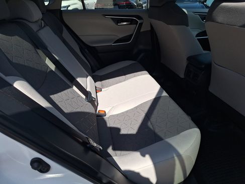 Used 2025 Toyota RAV4 XLE w/ Convenience Package FWD image 31