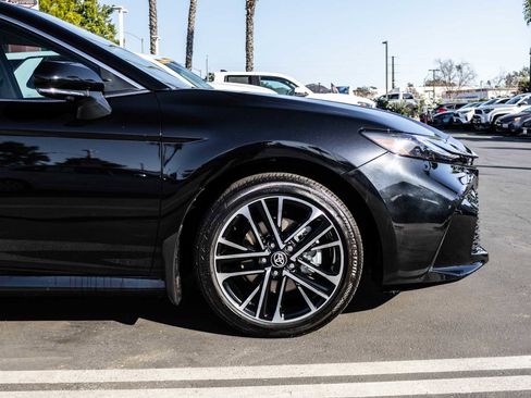 Used 2025 Toyota Camry XLE image 5