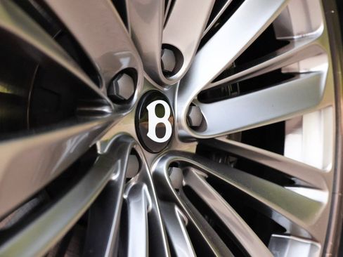 Used 2023 Bentley Bentayga Speed image 12