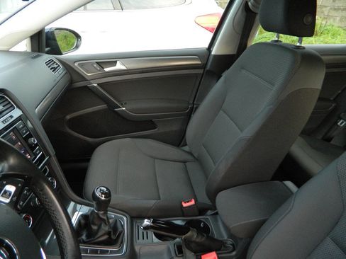 Used 2018 Volkswagen Golf S image 12