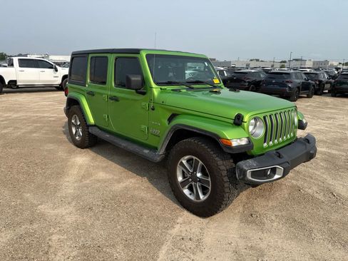 Used 2018 Jeep Wrangler Unlimited Sahara AWD/4WD image 4