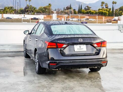 Used 2025 Nissan Altima 2.5 SV image 7