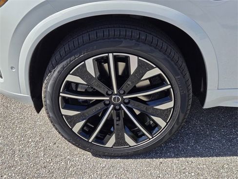 New 2026 Volvo XC90 T8 Plus image 19