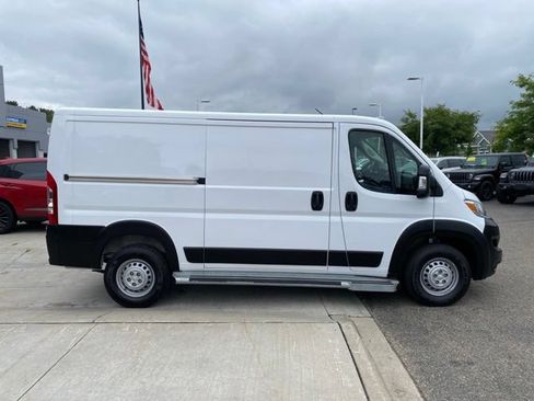 Used 2025 RAM ProMaster 2500 w/ U-Haul Equipment Group FWD image 2