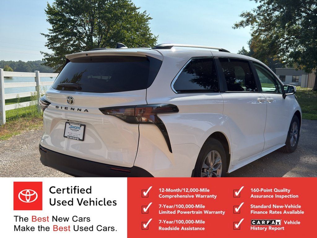Certified 2026 Toyota Sienna LE FWD image 3