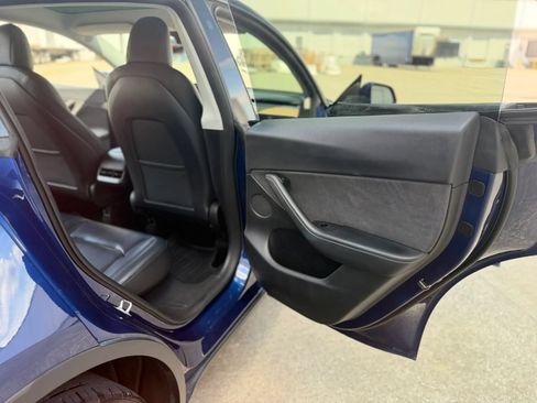 Used 2022 Tesla Model Y Long Range AWD/4WD image 20