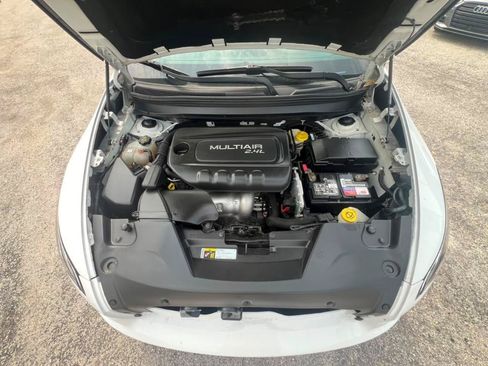 Used 2015 Jeep Cherokee Sport FWD image 19