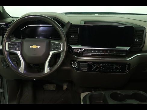 Used 2023 Chevrolet Silverado 1500 LT w/ Protection Package AWD/4WD image 17