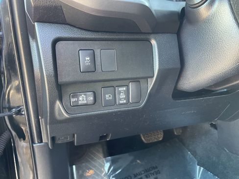 Used 2021 Toyota Tacoma TRD Sport w/ Technology Package image 9