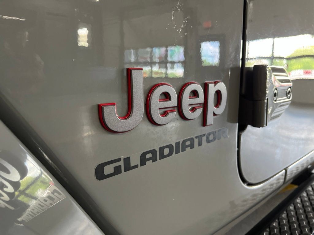 Used 2022 Jeep Gladiator Rubicon w/ LED Lighting Group AWD/4WD image 11