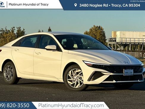 New 2026 Hyundai Elantra Hybrid FWD image 1