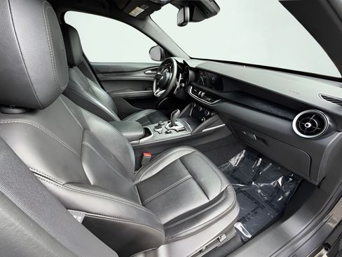 Used 2022 Alfa Romeo Stelvio Sprint RWD image 33