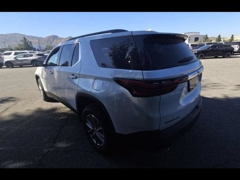 Used 2023 Chevrolet Traverse LT FWD image 5