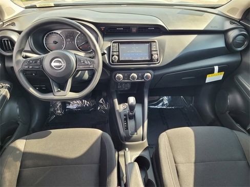 New 2025 Nissan Kicks Play S image 7