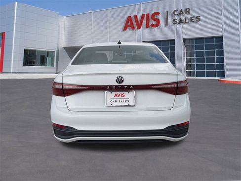 Used 2025 Volkswagen Jetta Sport image 7