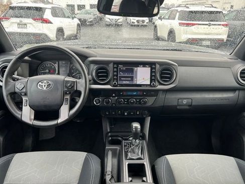 Used 2020 Toyota Tacoma TRD Off-Road image 9