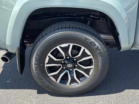 Used 2023 Toyota Tacoma TRD Sport AWD/4WD image 11