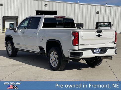 Used 2025 Chevrolet Silverado 2500 High Country w/ Technology Package image 19