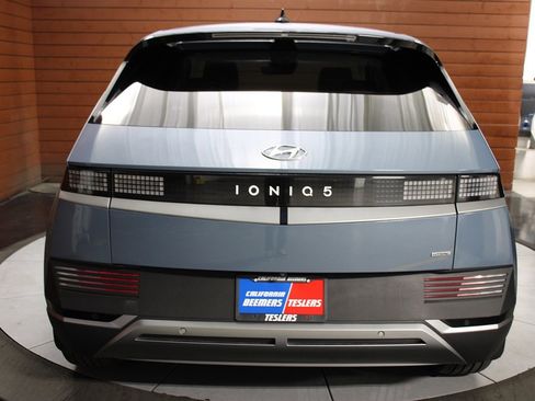 Used 2023 Hyundai Ioniq 5 SEL image 2