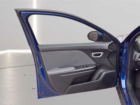 New 2025 Kia K4 LXS image 11