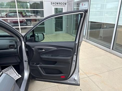Used 2023 Honda Ridgeline RTL-E image 33