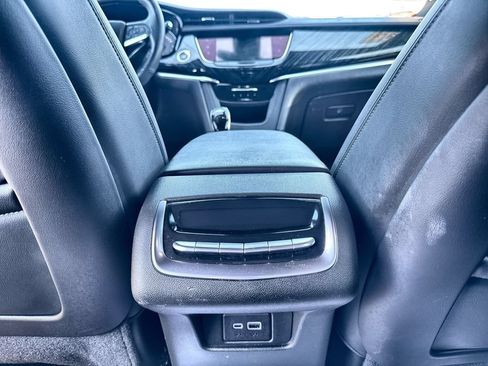 Used 2024 Cadillac XT6 Premium Luxury w/ Technology Package AWD/4WD image 21