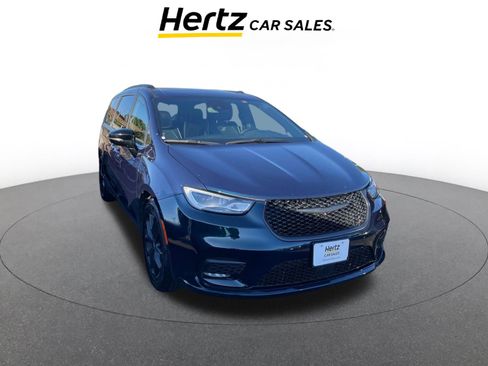 Used 2025 Chrysler Pacifica Limited FWD image 1