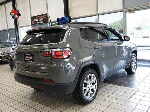 Used 2023 Jeep Compass Latitude AWD/4WD image 16