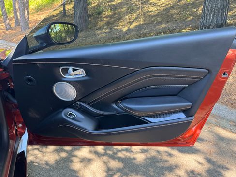 Used 2020 Aston Martin V8 Vantage Coupe RWD image 47