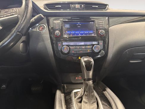 Used 2021 Nissan Rogue Sport SV image 12