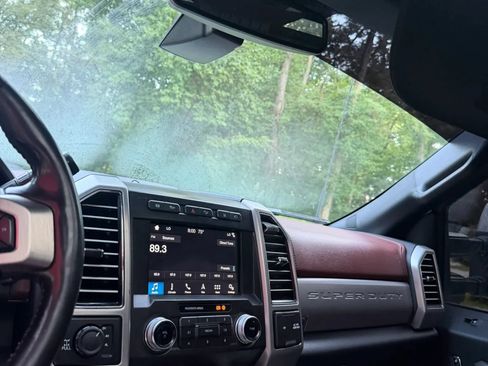 Used 2019 Ford F250 Platinum w/ Platinum Ultimate Package AWD/4WD image 20