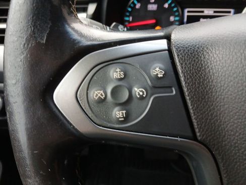 Used 2020 Chevrolet Suburban LT image 11